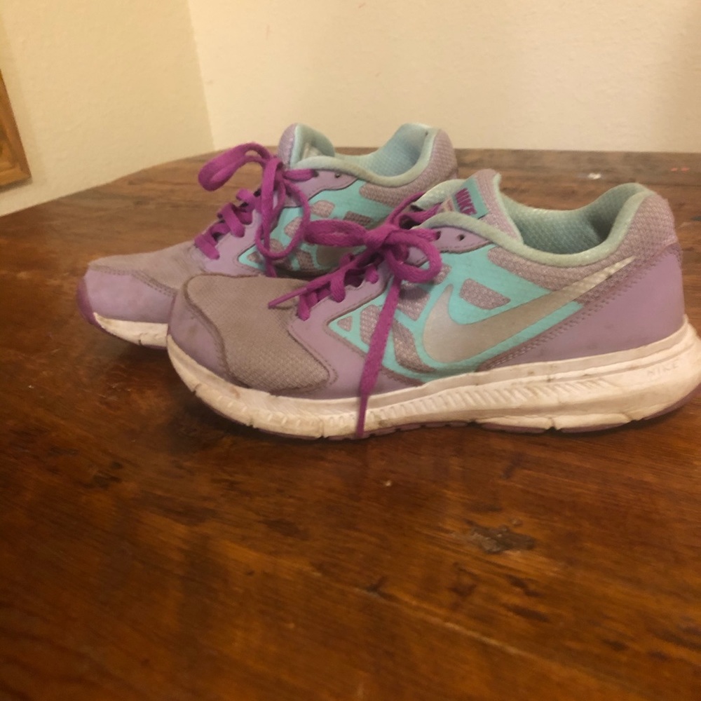 Girls Nike size 4